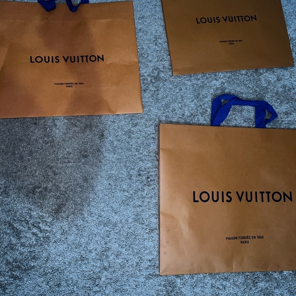 3 Louis Vuitton shopping bags - Picture 4 of 4